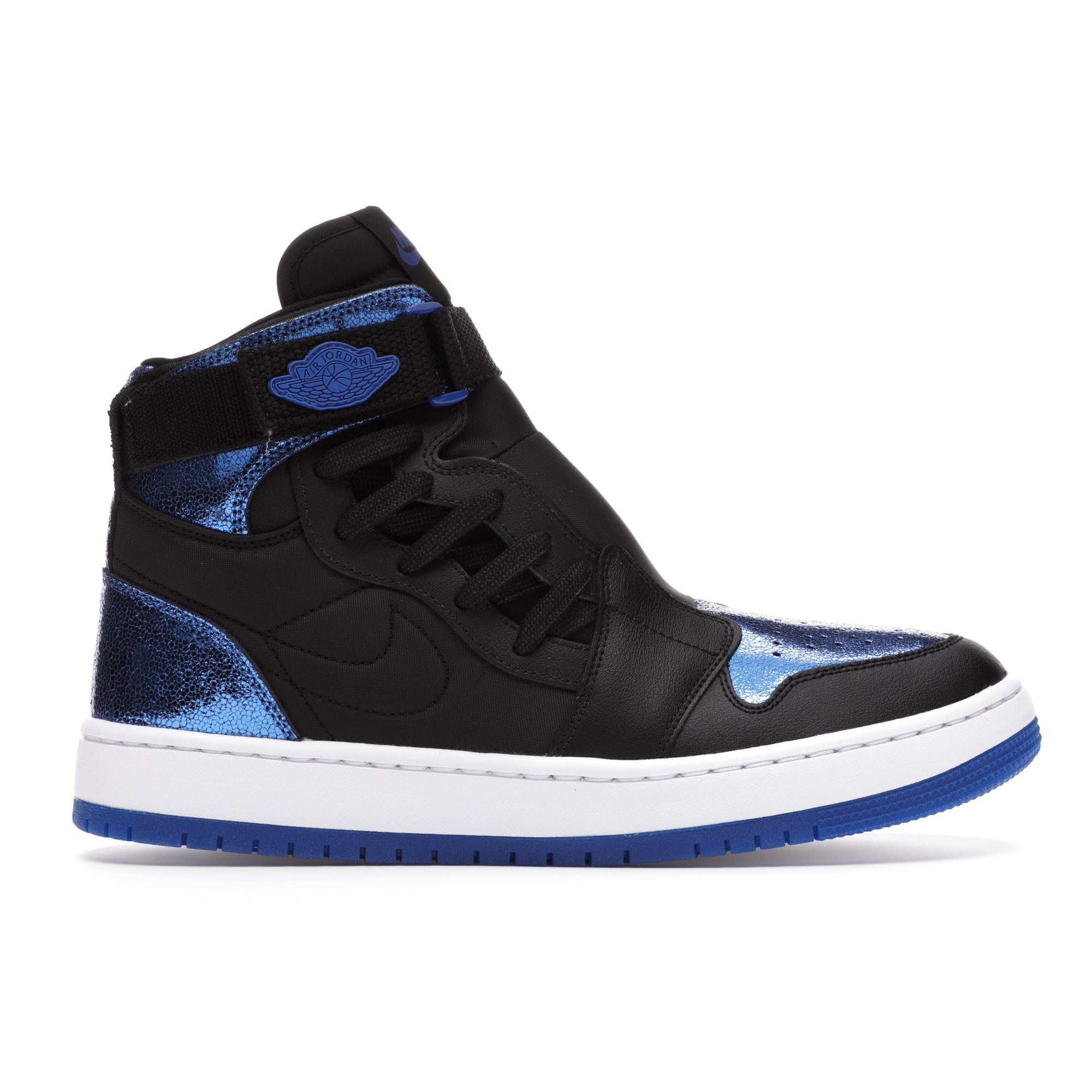 

Женские кроссовки Air Jordan 1 Nova XX Black Game Royal сине-белые AV4052-041