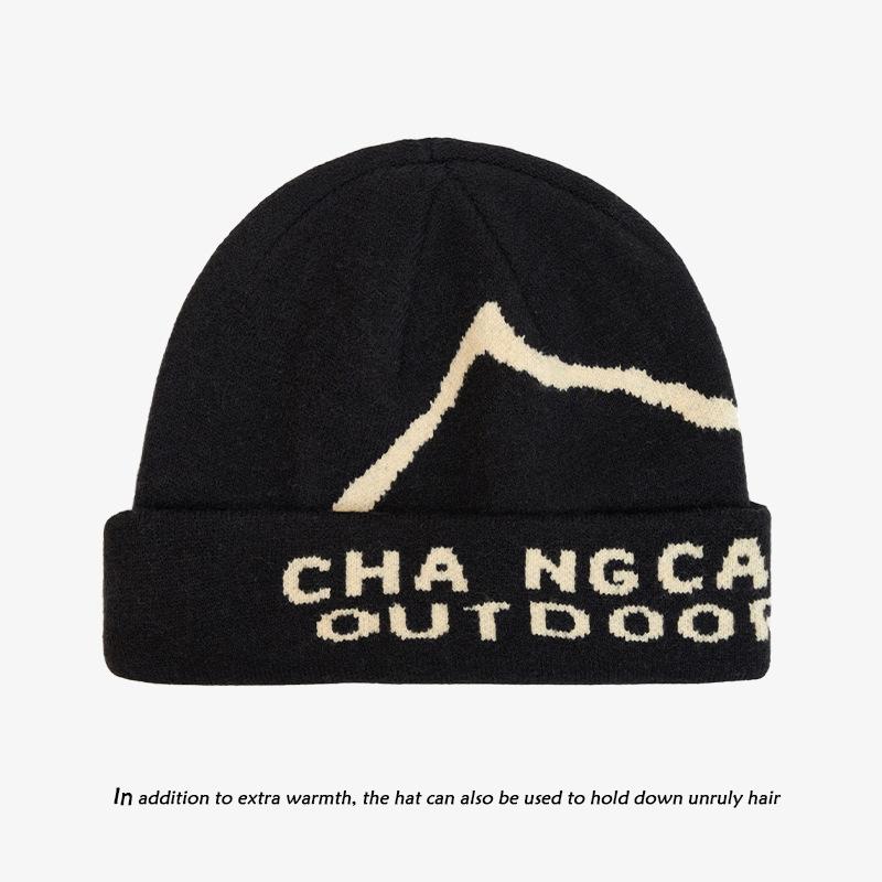 Mountain-style beanie for men, suitable for autumn outdoor hiking and mountaineering, knitted hat with a large head circumference, loose fit, and