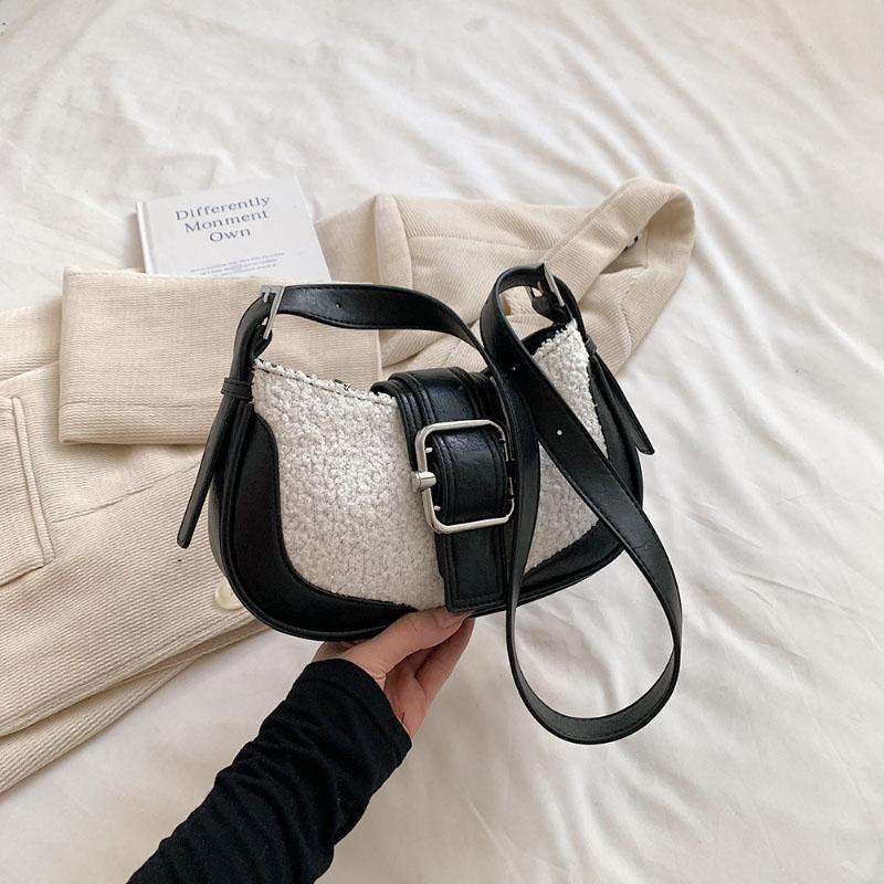 Fashion Lamb Wool Splice Style Crossbody Bag Korean Retro Senior Sense Shoulder Bag Color Contrast Texture Commute Underarm Pack
