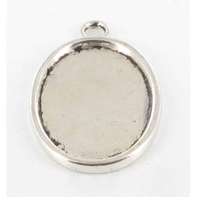 MégaCréa - Large Oval Metal Medallion Silver
