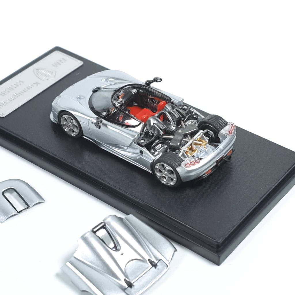 RM Rhino 1:64 CC850 silver Magnetic Rear Cover Alloy Car Model Collection