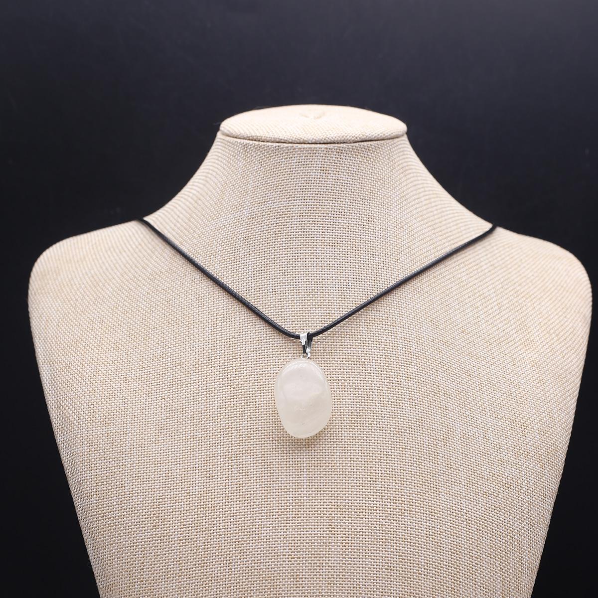 

1 шт. в партии ожерелье из натурального камня, кулон, нерегулярный кристалл, кварц, агат, лазурит, веревочная цепочка, ожерелья для женщин и мужчин, ювелирные изделия, подарки 15 × 25-20 × 30 мм 1Pcs/Clear Quartz