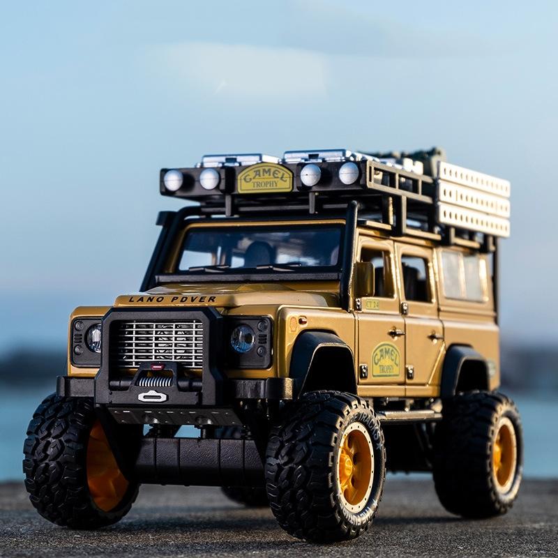 1:28 Scale Trophy Defender Hračky z tlakově lité slitiny Modely aut, Kovová autíčka s funkcí stahování Sbírky světel a zvuků Dárky