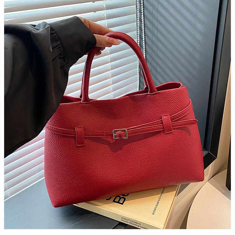 

2025 Trendy Youth Commuter Handbag: Large Capacity, New Colors червоний