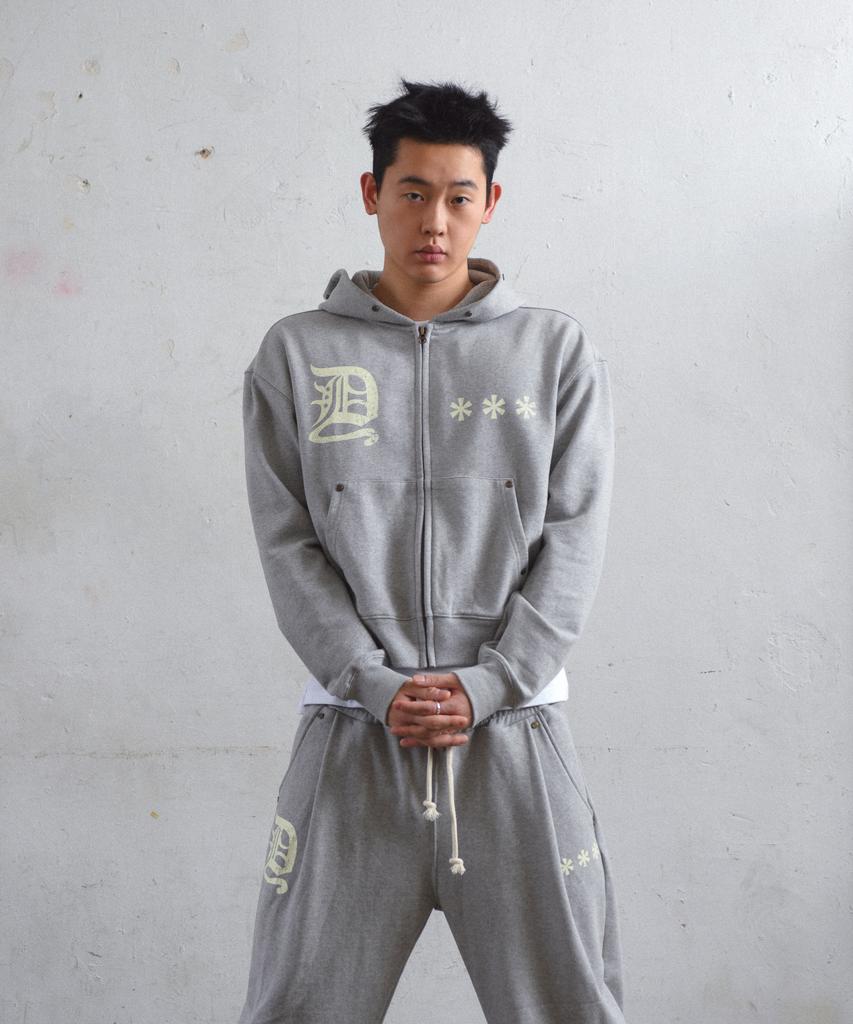 AMOU D-Star One Tuck Sweat Pants Gray