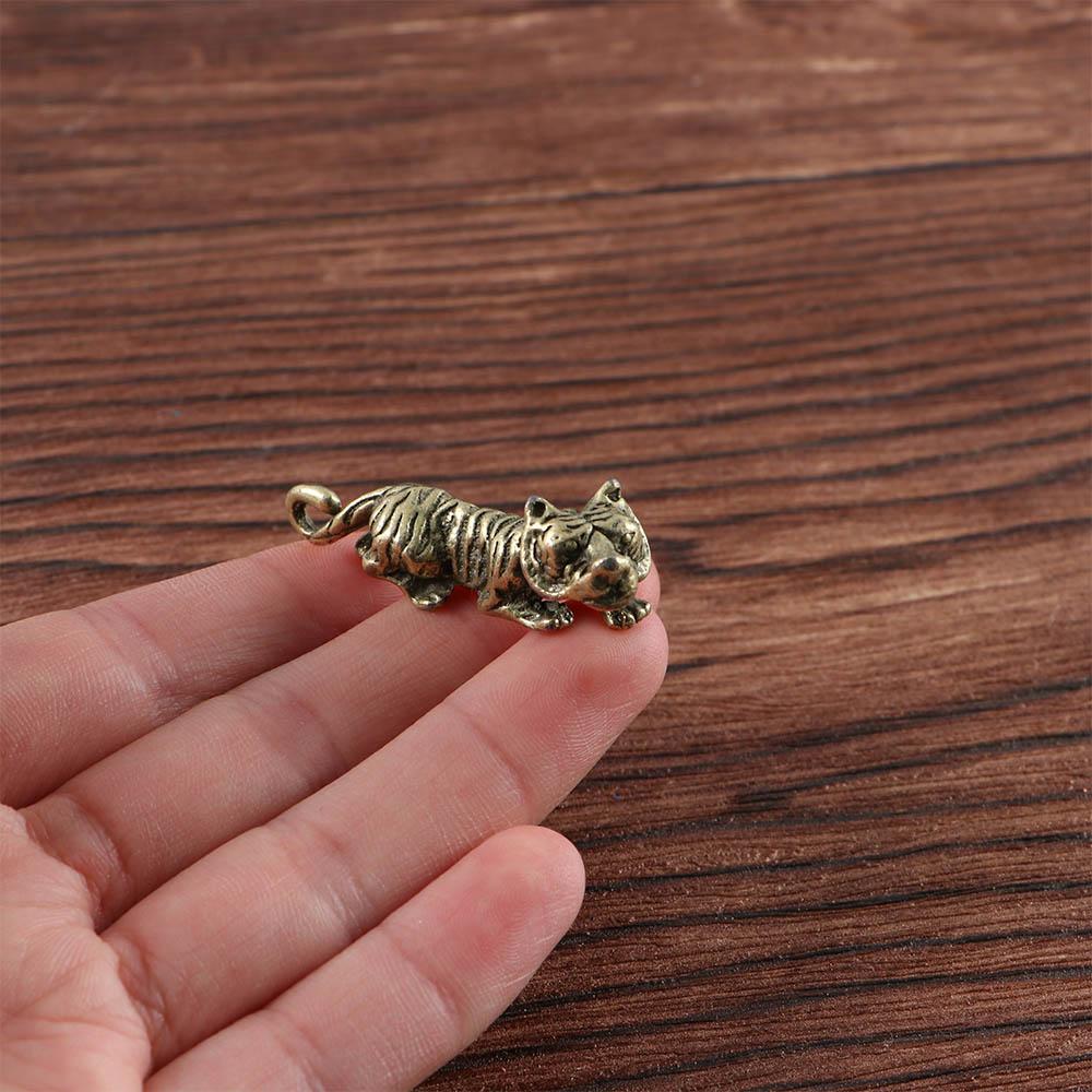 Style 3D Gift Animal Casting Home Office Room Ornaments Tiger Figurine Pendant Keychains Sculpture
