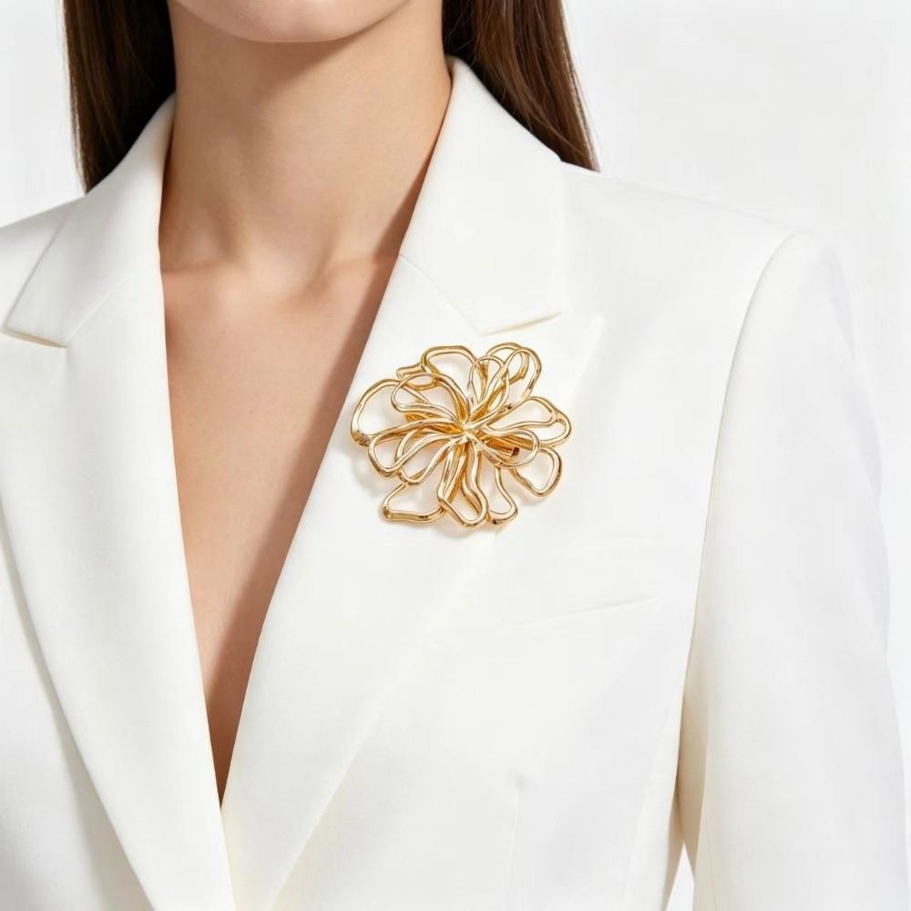 Suit Coat Jewelry Flower Brooch Oversized Flower Badge Pin Elegant Women Brooches Suit