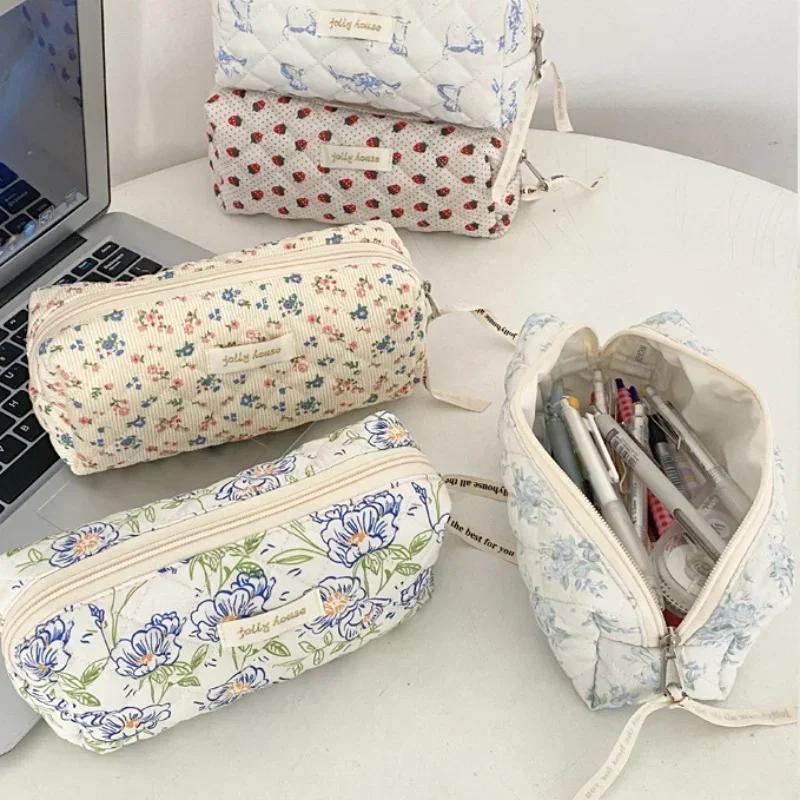 Women Brush Makeup Storage Bag Case  Chic Floral Strawberry Cute Student Girl Aesthetic Vintage Flower Strawberry Pencil Bags