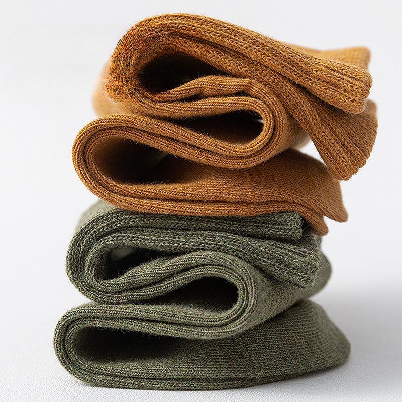 Socken Herren Herbst Unifarben Mittelhohe Socken Atmungsaktiv Schweiß Anti-Geruch Baumwolle Sport und Freizeit Nahtlos Herrensocken