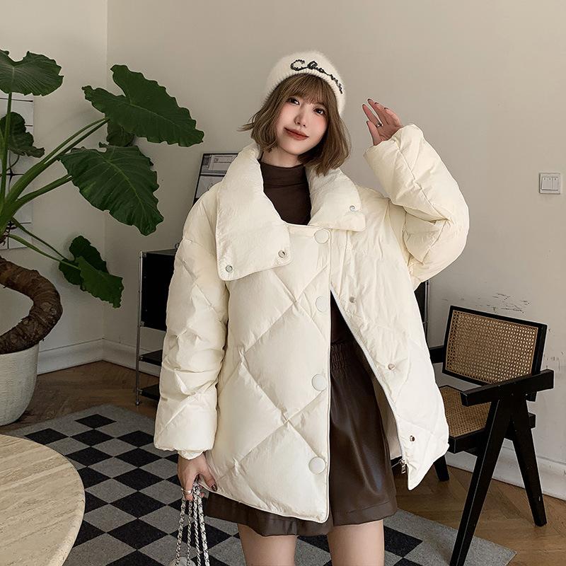 

Утолщенный пуховик женский короткий 2025 зима новый дизайн чувство большая пуговица ромбовидная теплая куртка S