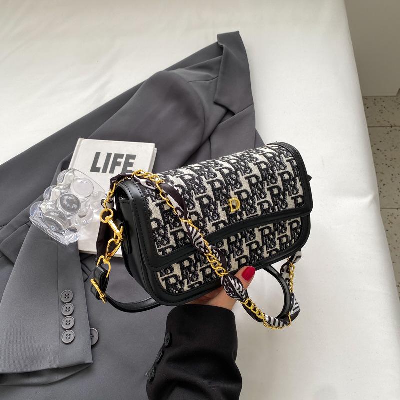 Autumn and Winter New Niche Design Contrasting Color Small Square Bag Versatile Single Shoulder Oblique Span Women's Bag