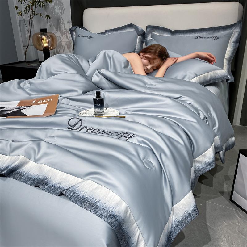 

1Pc Lightweight Summer Quilt - Breathable Lightweight Air Conditioning Blanket, Thin Comforter for Bedroom and Dorm (Pillowcases Not Included) 150*200cm