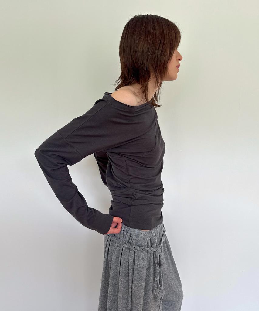 DIAGONAL Asmy Shirring Tee (Charcoal)