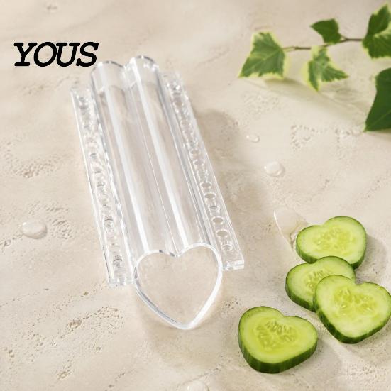 Cucumber Growing Mold Mold, Heart Shaped, Clear Vegetable Fruit Shaping Gardening Supplies Plastic Reusable for Zucchini