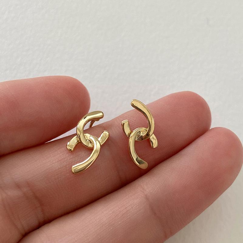 

Простые серьги-пусеты Double C для женщин - Шикарные, Минималистичные, Универсальные, в стиле коммьютер