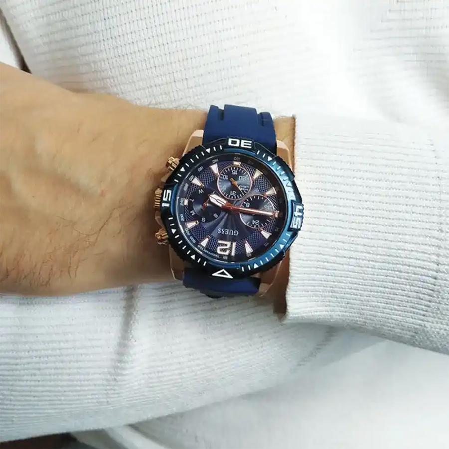 Guess Men's Quartz Watch with Three-Hand Silicone Strap - GW0211G4