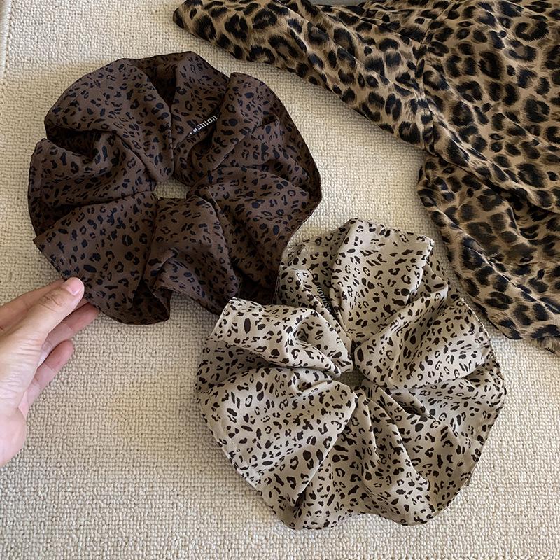 Korean Retro Leopard Print Scrunchie for Women - Fashionable 2025 Hair Tie Rubber Band Accessory