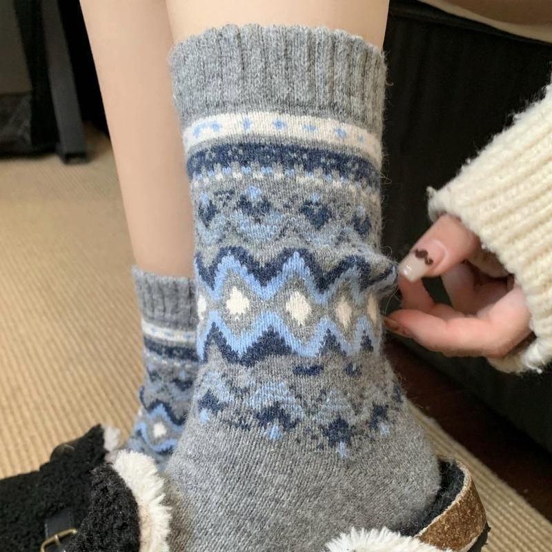 Ladies Autumn and Winter Thickened Warm Retro Art Wool Drum Pile Socks
