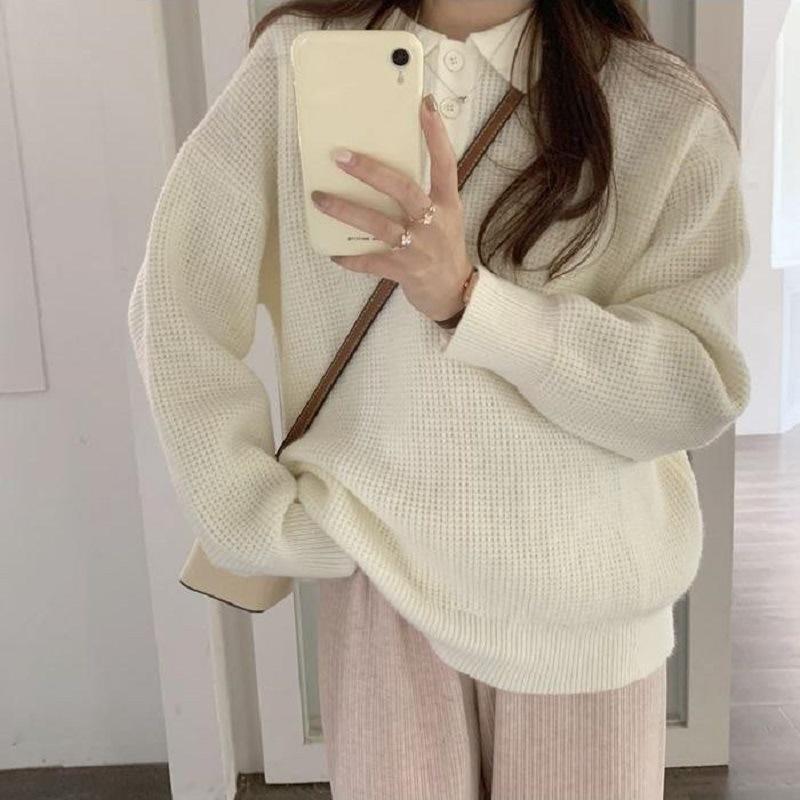 French single-breasted lapel long-sleeve knit sweater for women, spring casual minimalist design with a polo collar pullover sweater for women