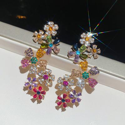 1 Adet Kulak Klipsi Küpe Renkli Çiçek Şekli Dekor Kulak Kemiği Klipsi Canlı Renk Kadın Çok Yönlü Tasarım Küpe