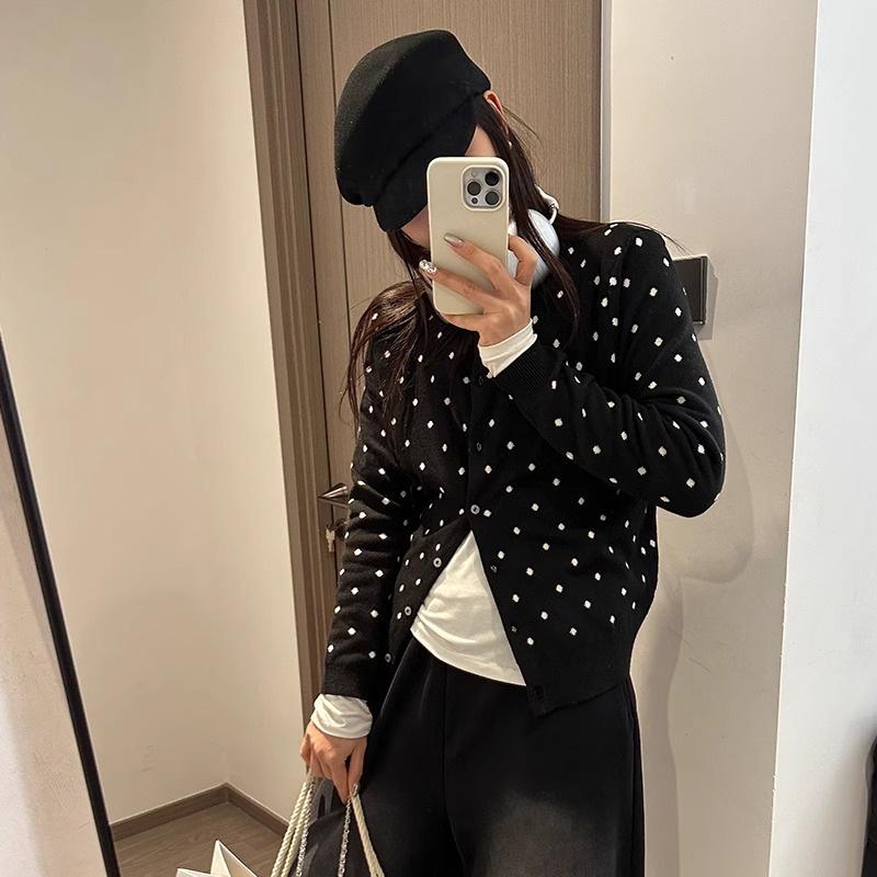 

Серый вязаный кардиган в горошек - Женский осенне-зимний многослойный приталенный топ с длинным рукавом One Size чёрный