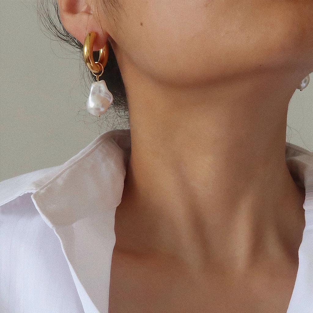 Hypoallergene Designer Barockperlen-Ohrringe Trendige Edelstahl 18 Karat Goldbeschichtete Statement-Creolen Damen