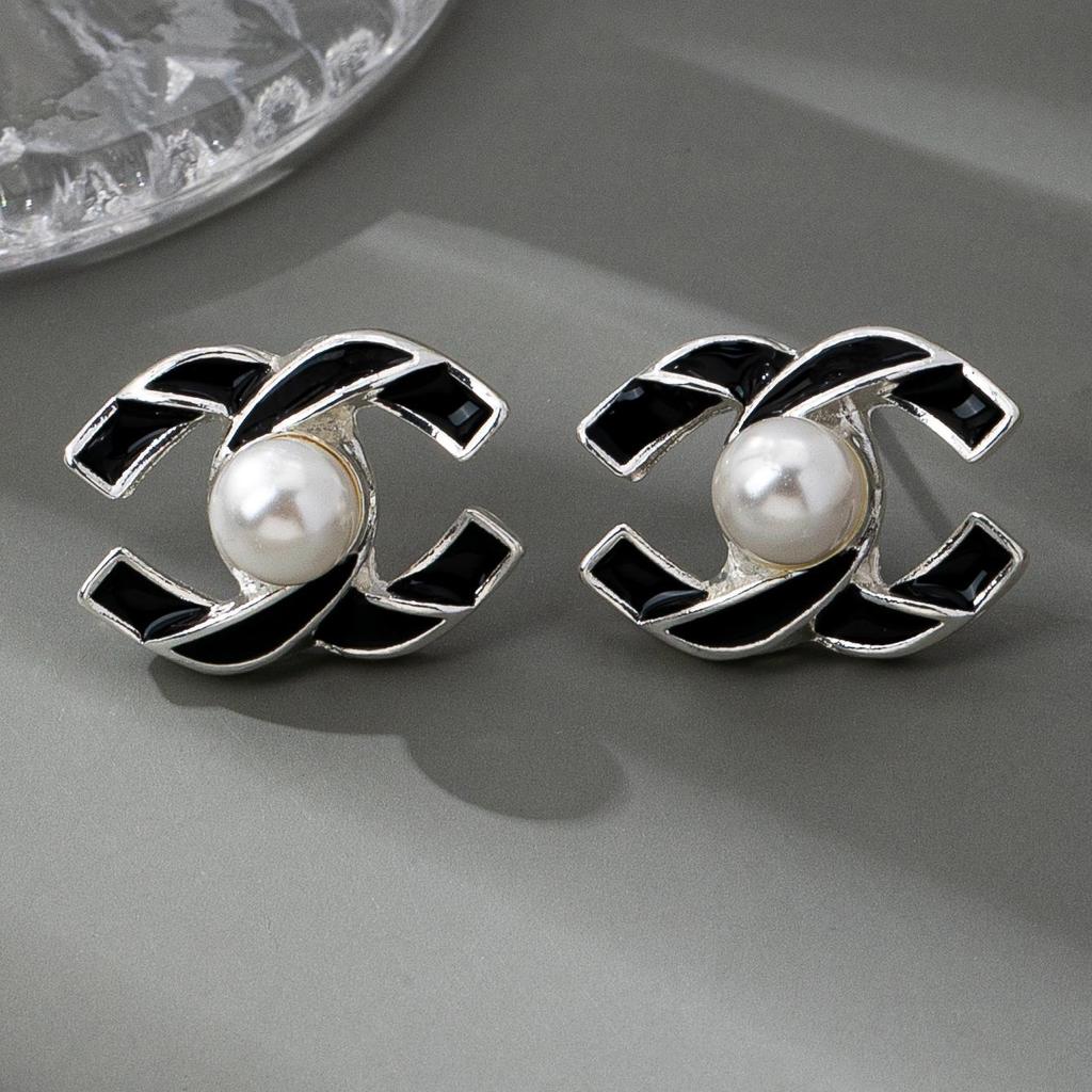 Daisy Jewelry: Imitation Pearl & Rhinestone CC Pendant Earrings for Women's Daily Wear