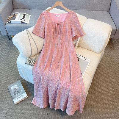 A Plus-size Women's Pink Square Collar Checkered Lace-up Short-sleeved Dress for Slimming Summer Style