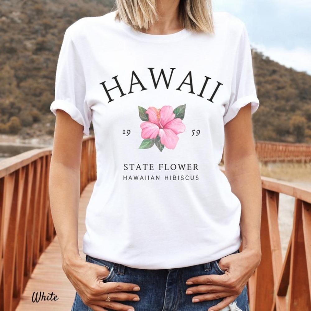 Women's Hawaiian-style T-shirt, Soft and Comfortable, Short-sleeved Summer Top with Tropical Pink Floral Pattern Graphic Tshirts