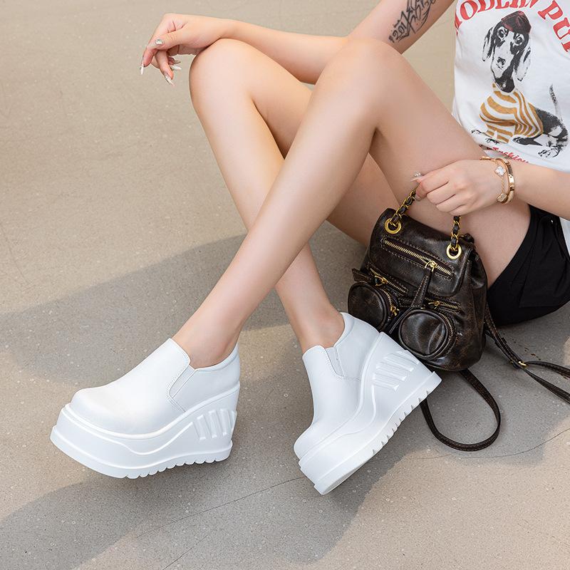 אופנה נעלי סניקרס פלטפורמה גבוהה 10 ס"מ חדשות 2025 עור אמיתי נעליים מגושמות לנשים קיץ נושמות נעליים לבנות סניקרס הליכה