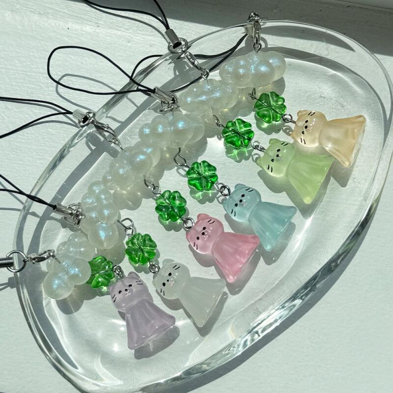 

Cat Teruterubozu Four Leaf Clover Cloud Weather Fairy White