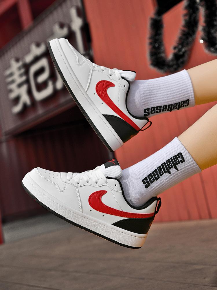Pánske a dámske nízke tenisky: AJ Dunk SB, AJ1, Air Force One vo pšeničnej farbe