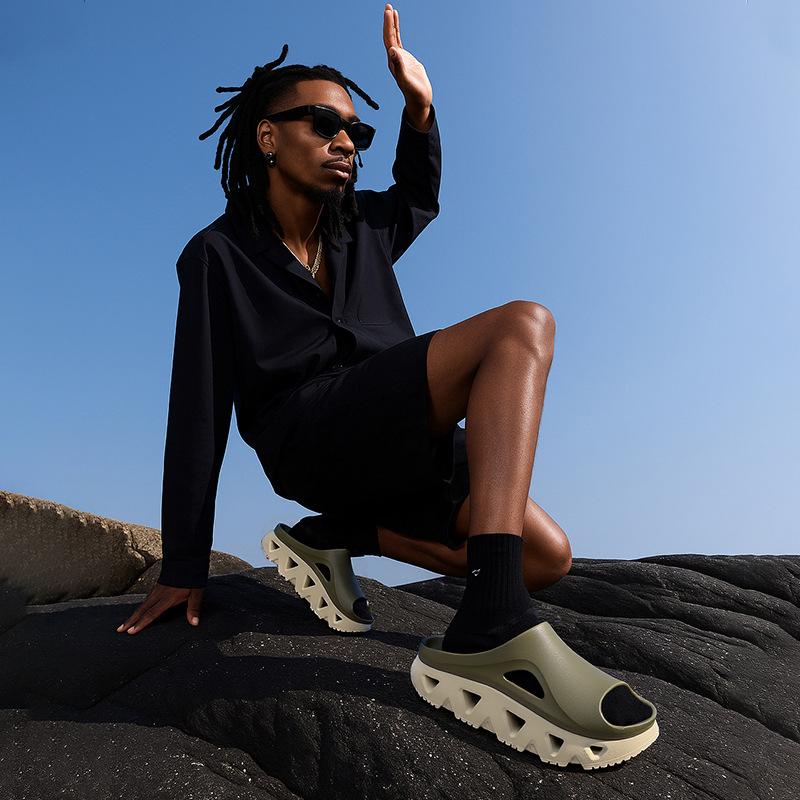 Outdoor sports slippers men's new summer outer wear non-slip increased thick bottom runaway not tired feet breathable cool slippers