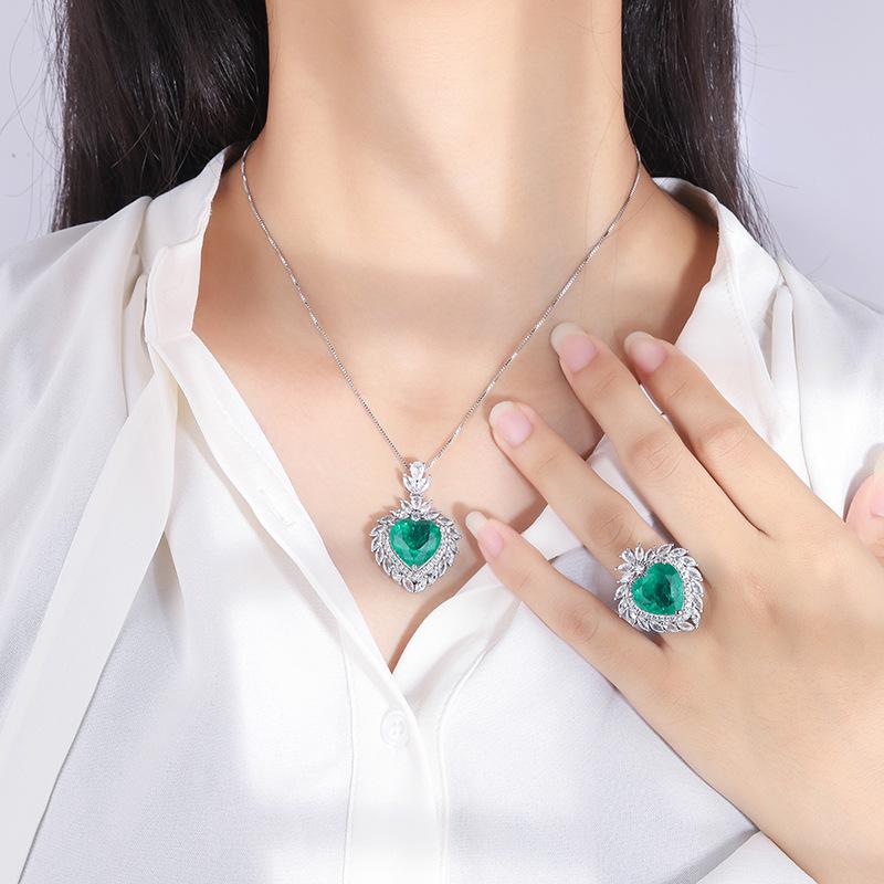 Wish European and American style retro simulation grandmother green heart-shaped pendant ring set main stone 15 * 15