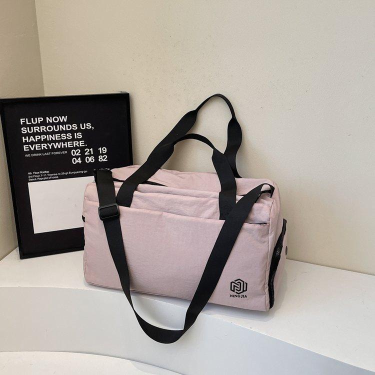 Simple and Casual Travel Bag, Large-capacity Luggage Storage Bag, Water-resistant Dry and Wet Separation Crossbody Handbag