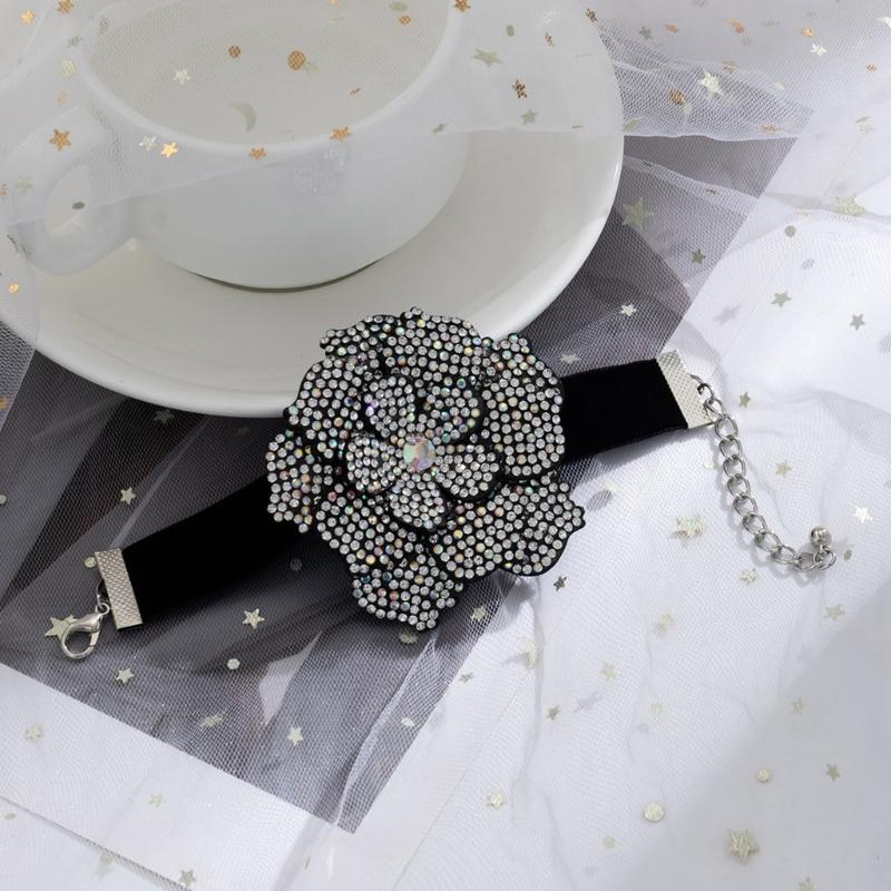 Exaggerated Romantic Big Flower Rhinestones Clavicle Chain Bracelet for Women Elegant Adjustable Choker Y2K Accessories