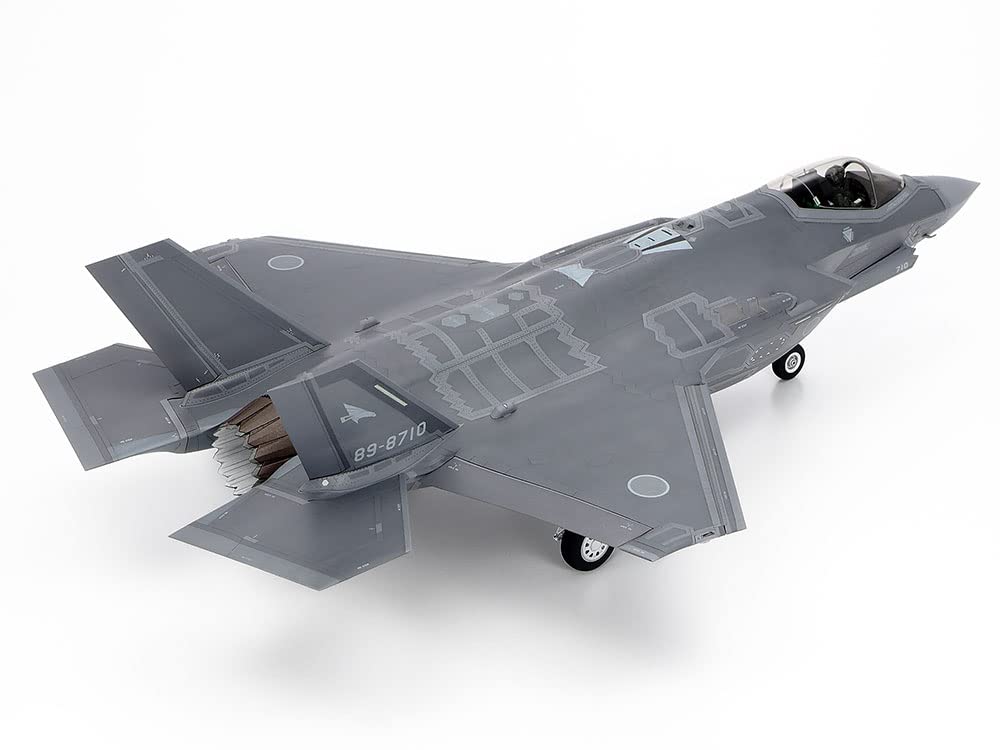 Tamiya 1/48 Masterpiece Aircraft Series No. 124 Lockheed Martin F-35A Lightning II Plastic Model Kit 61124