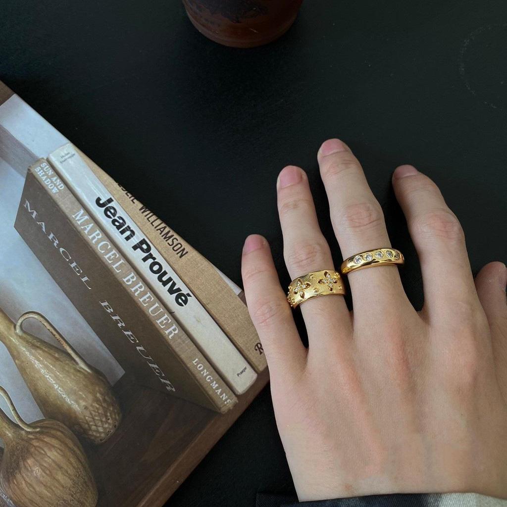 Women's Hollow Floral Palace-Style Adjustable Ring - Stackable, Elegant & Trendy
