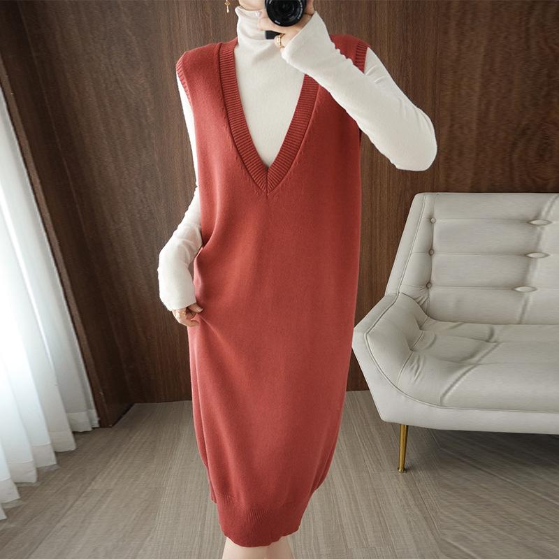 2021 Autumn College Style Long Knit Vest Dress: Loose Over-the-Knee, Elegant Mature Sister Style