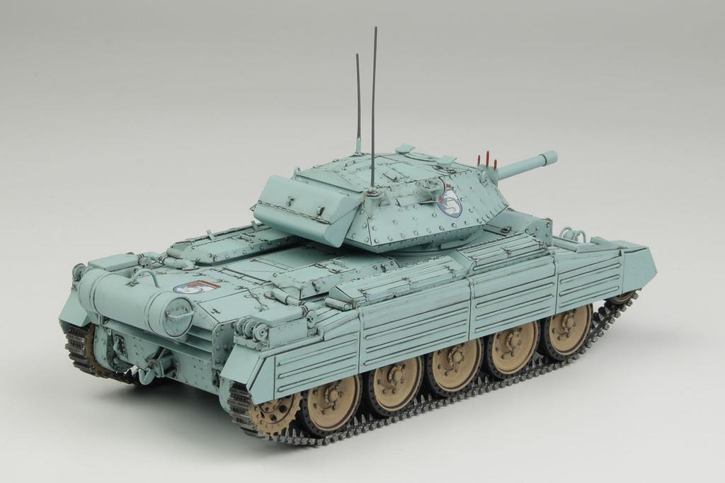 PLATZ Girls und Panzer Final Chapter Mk.VI Crusader Mk.III Cruiser Tank St. Gloriana Girls' Academy 1/35 Scale Plastic Model Kit GP-85 with Clear File