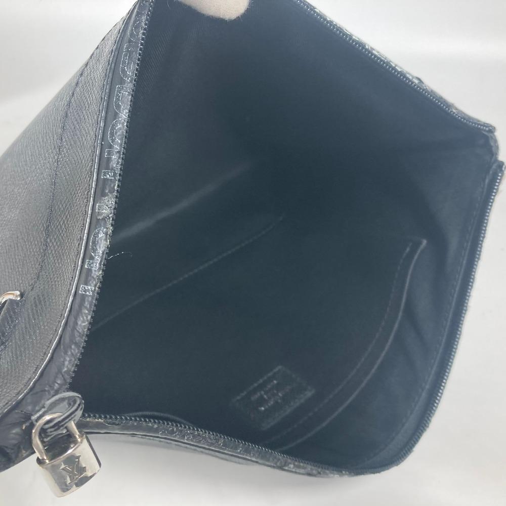 Louis Vuitton M30086 Taiga Pochette Apollo Pouch Bag Clutch bag
