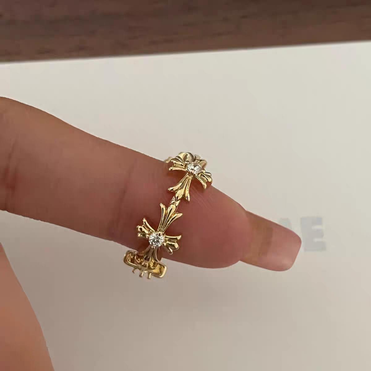 

«Серебряное разомкнутое кольцо в форме креста — роскошный женский нишевый дизайн, эксклюзивная индивидуальность, парные украшения»