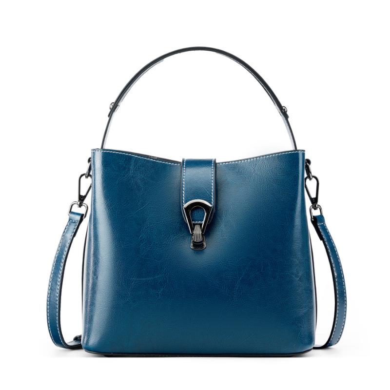 Oil wax leather wide shoulder strap versatile portable large-capacity women's messenger bag new leather bag women's premium bucket bag