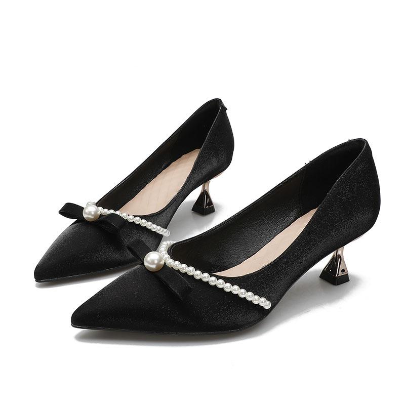 2025 new pointed French high heels thin heel Xiuhe red wedding shoes pearl bow single shoes women's middle heel