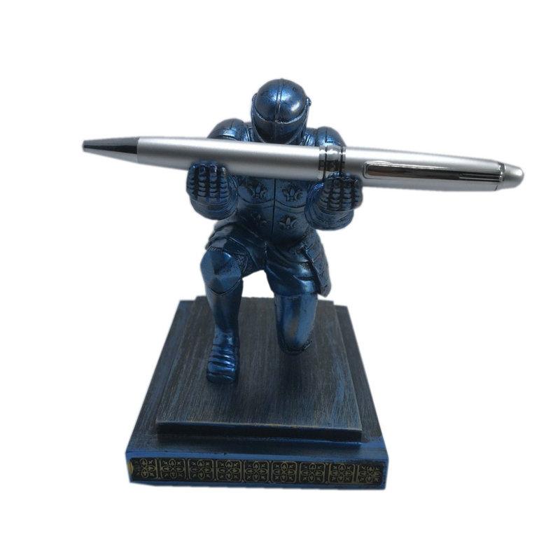 Creative Home Decoration Desktop Executive Knight Pen Holder Stander with a Pen