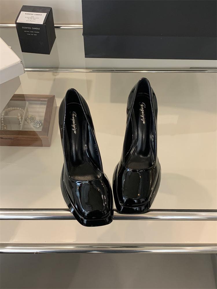 

Rich and rich, square head waterproof platform thick heel high heels 2025 new shallow mouth elegant fashion single shoes women s shoes 35