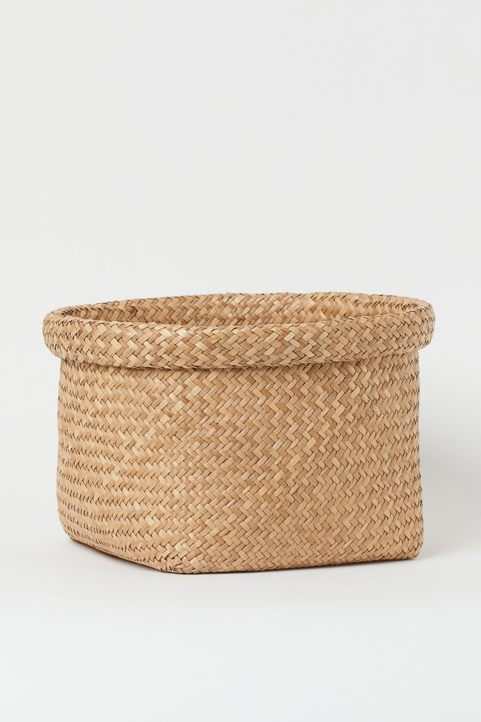 

Большая корзина для хранения водорослей