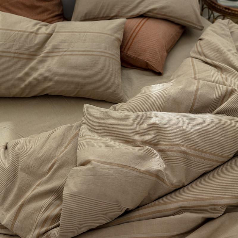 Vierteiliges Set aus nackter Baumwolle zum Schlafen, gewaschener Baumwolle im nordischen Stil, Bettwäsche und Bettbezüge aus Baumwolle und Leinen für Frühling, Herbst und Sommer