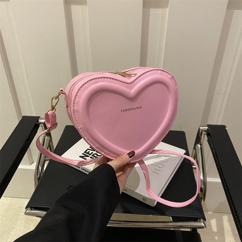 Trendy Pu Leather Heart Bag For Girls In Soft Colors Ideal For Everyday Fashion