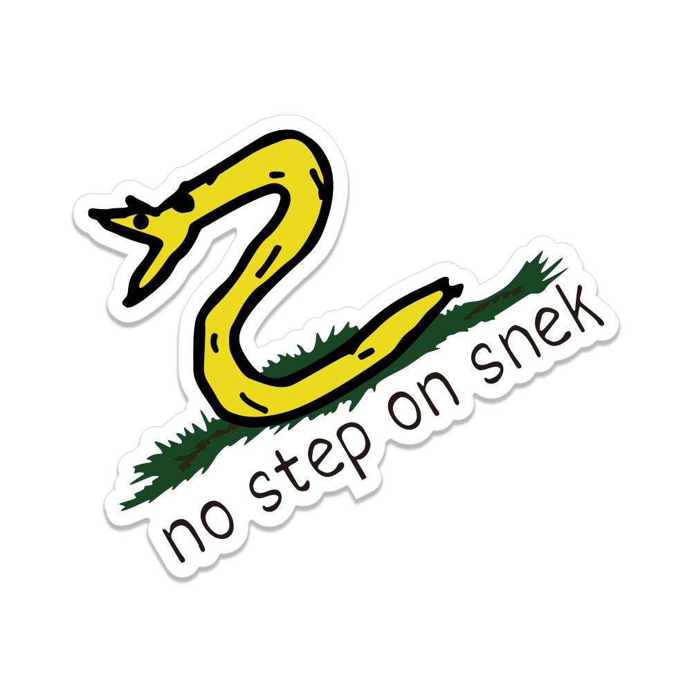 

No Step On Snek Car Sticker Creative Snake Decal Suitable for Car Truck Off road Vehicles Windows Bumpers Auto Decor Accessories 15x11 cm
